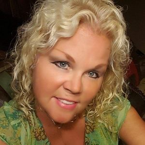 Meet your Posher, Regina